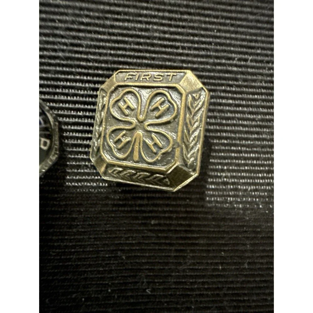 Lot Of 2 Vintage 4-H Pins